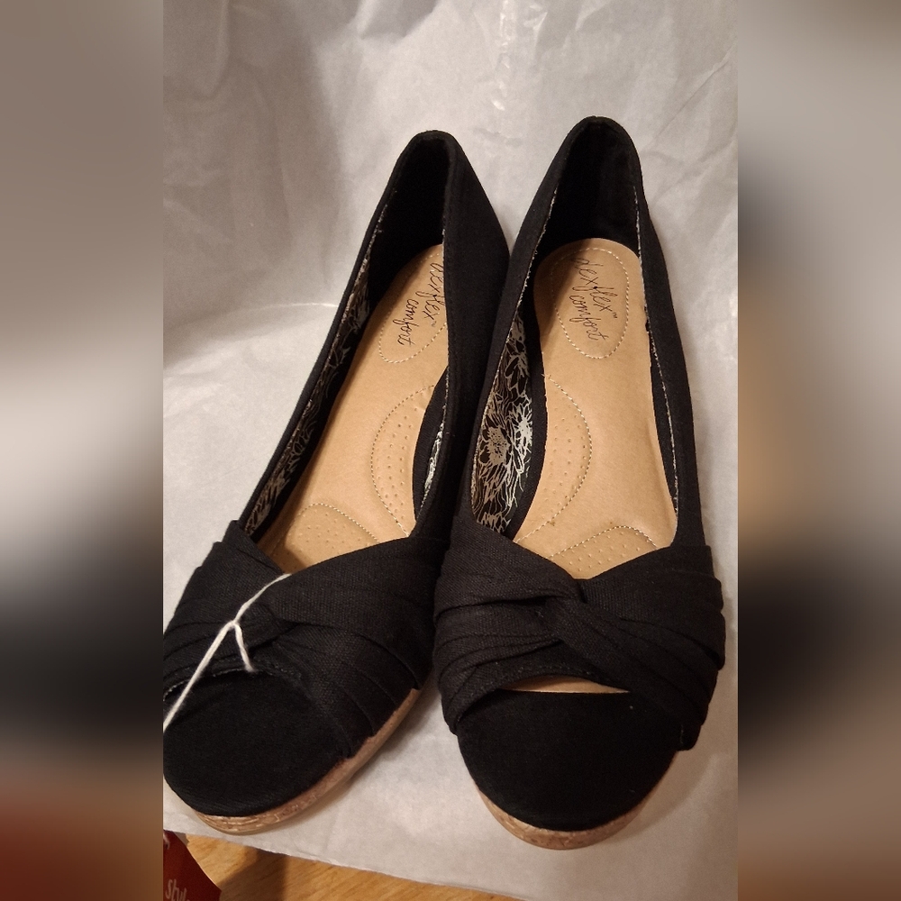 New! Dexflex Comfort Black Wedge Shoes